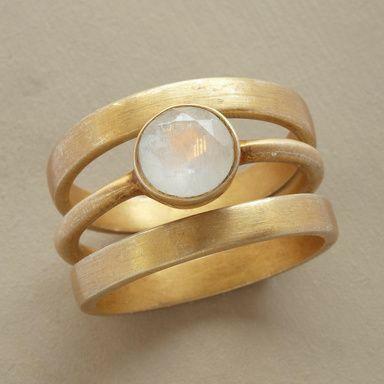 Vintage Gold &amp; Inlaid Moonstone Ring