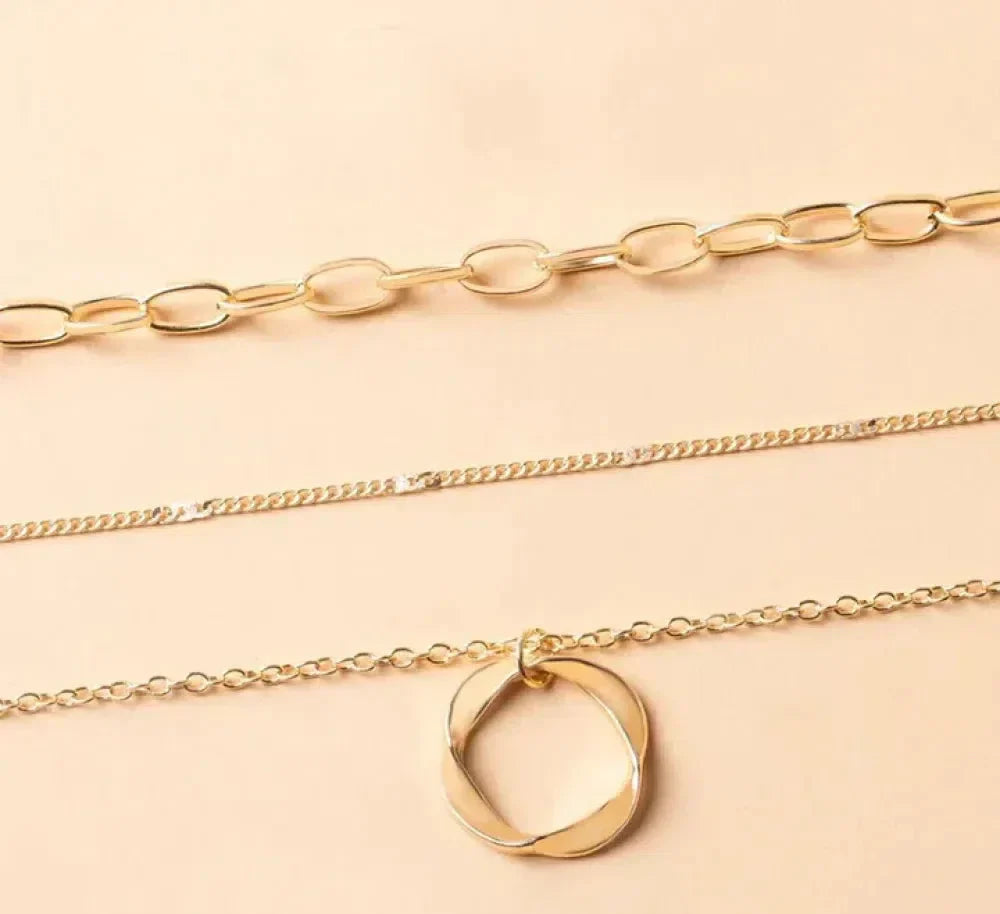 Vintage gold layered chain &amp; pendant necklace
